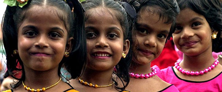 SRI LANKA-TWINS-POSE